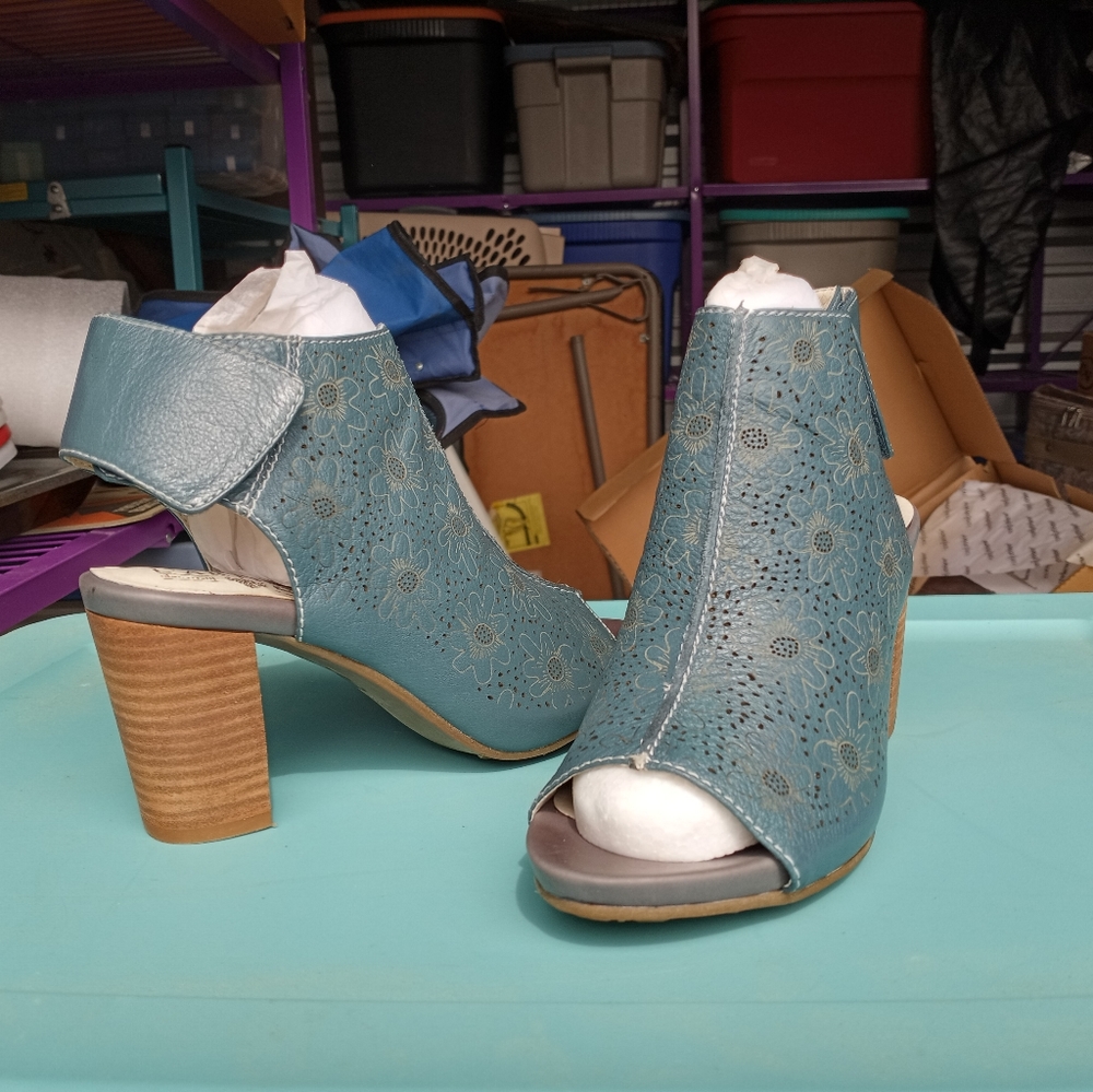 L'Artiste by Spring Step Blue Genuine Leather Heeled Sandal
